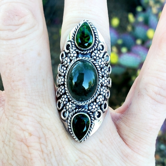 New Green Moss Agate and Peridot Silver Statement Ring. - Picture 13 of 16
